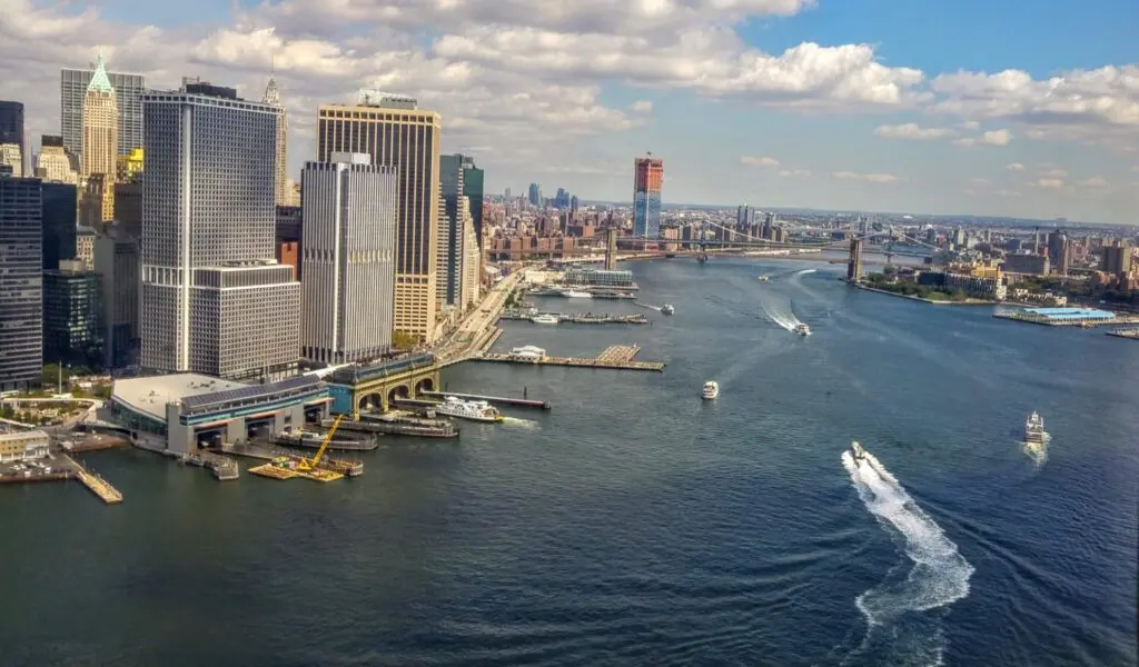 Blick auf New York City vom Hubschrauber aus