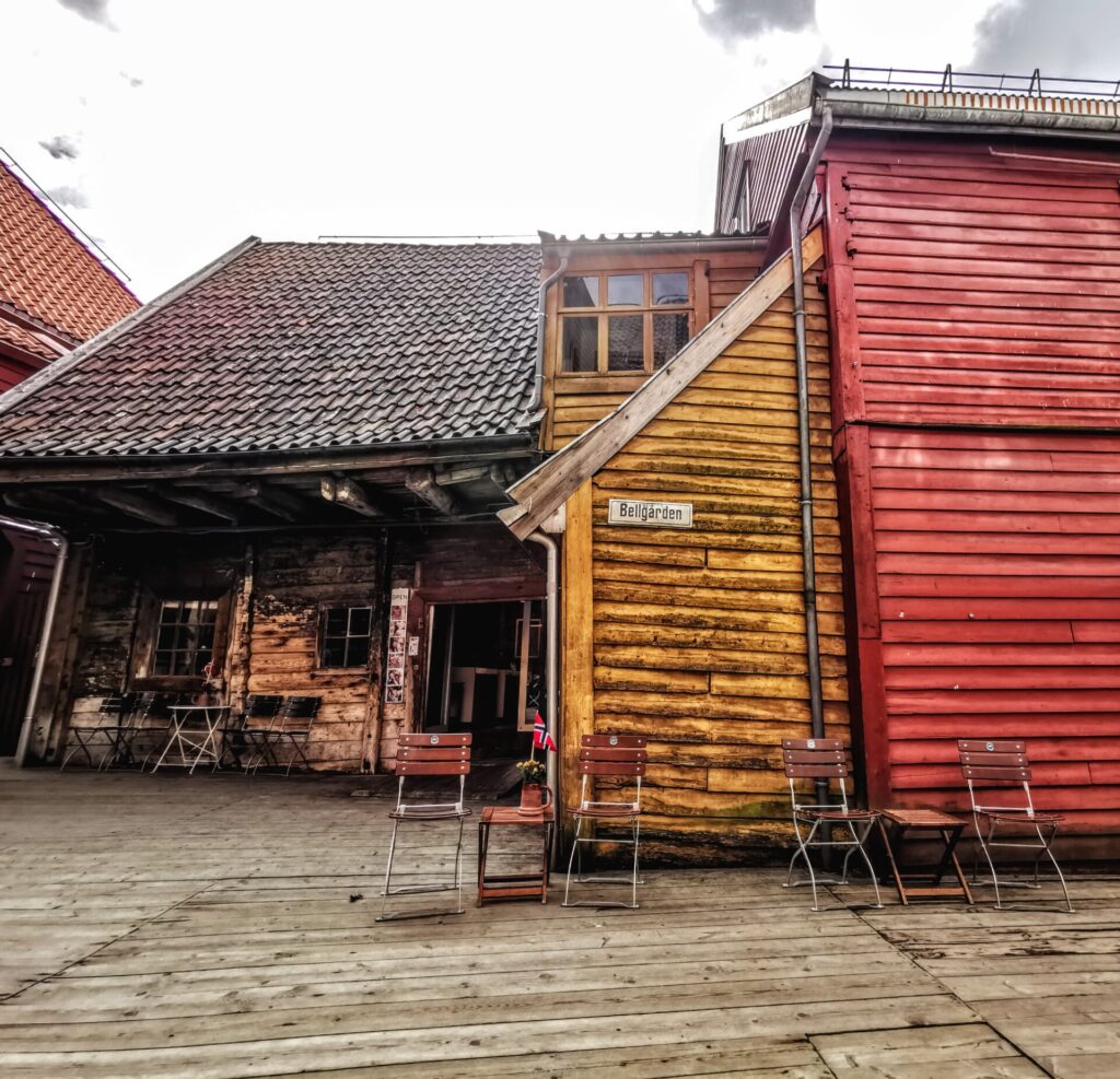 Bunte Häuserzeile Hansaviertel Bryggen in Bergen