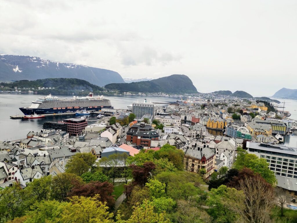 Aussicht vom Berg Aksla auf Alesund