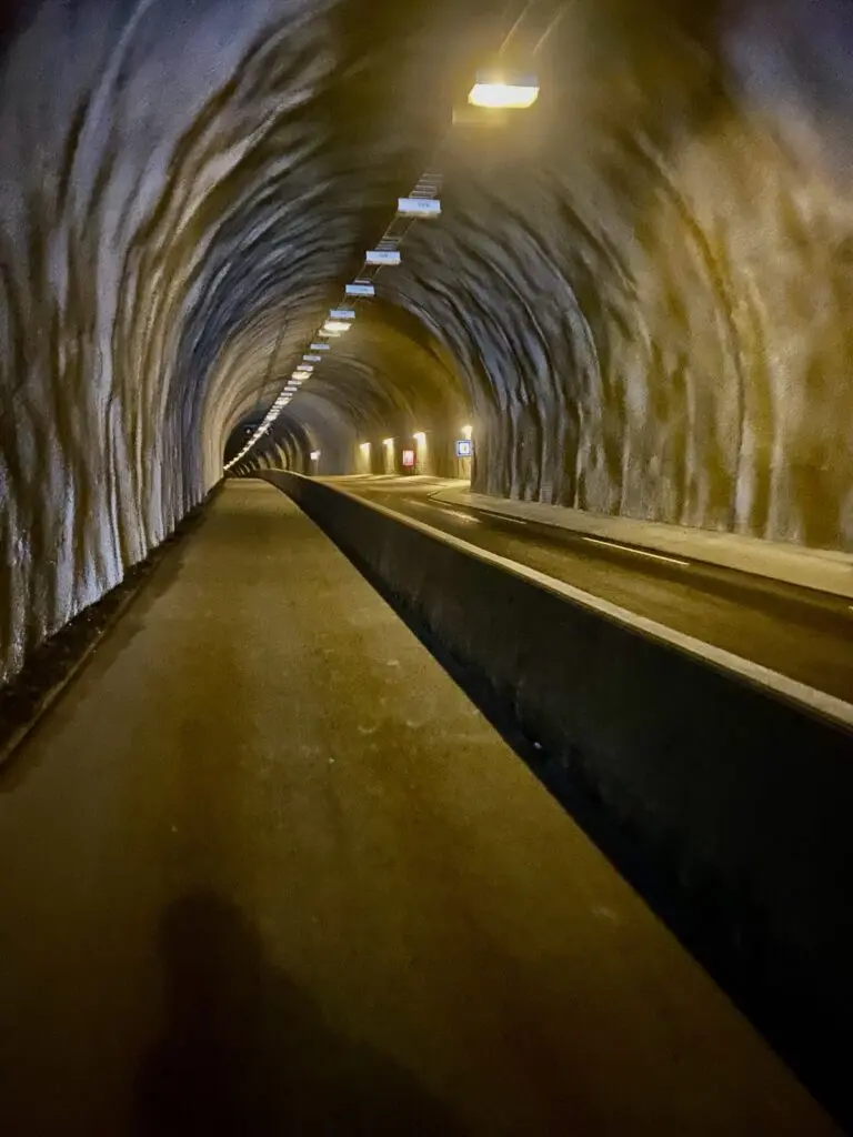 Tunnel zur Insel Godoya i Alesund