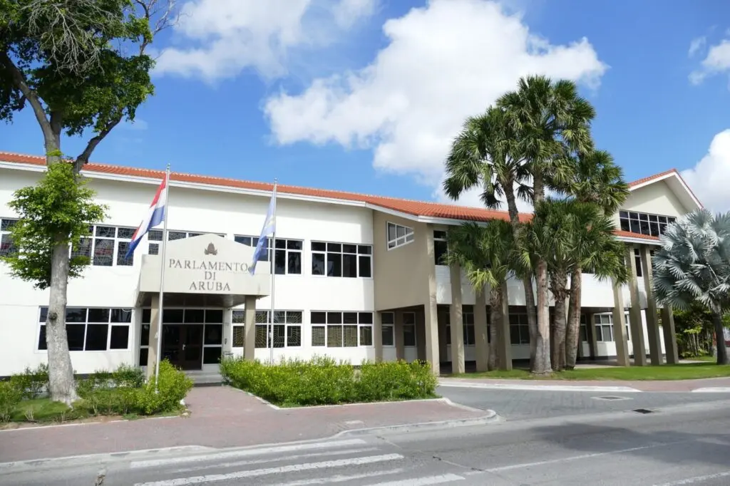 Eingang zum Parlament of Aruba