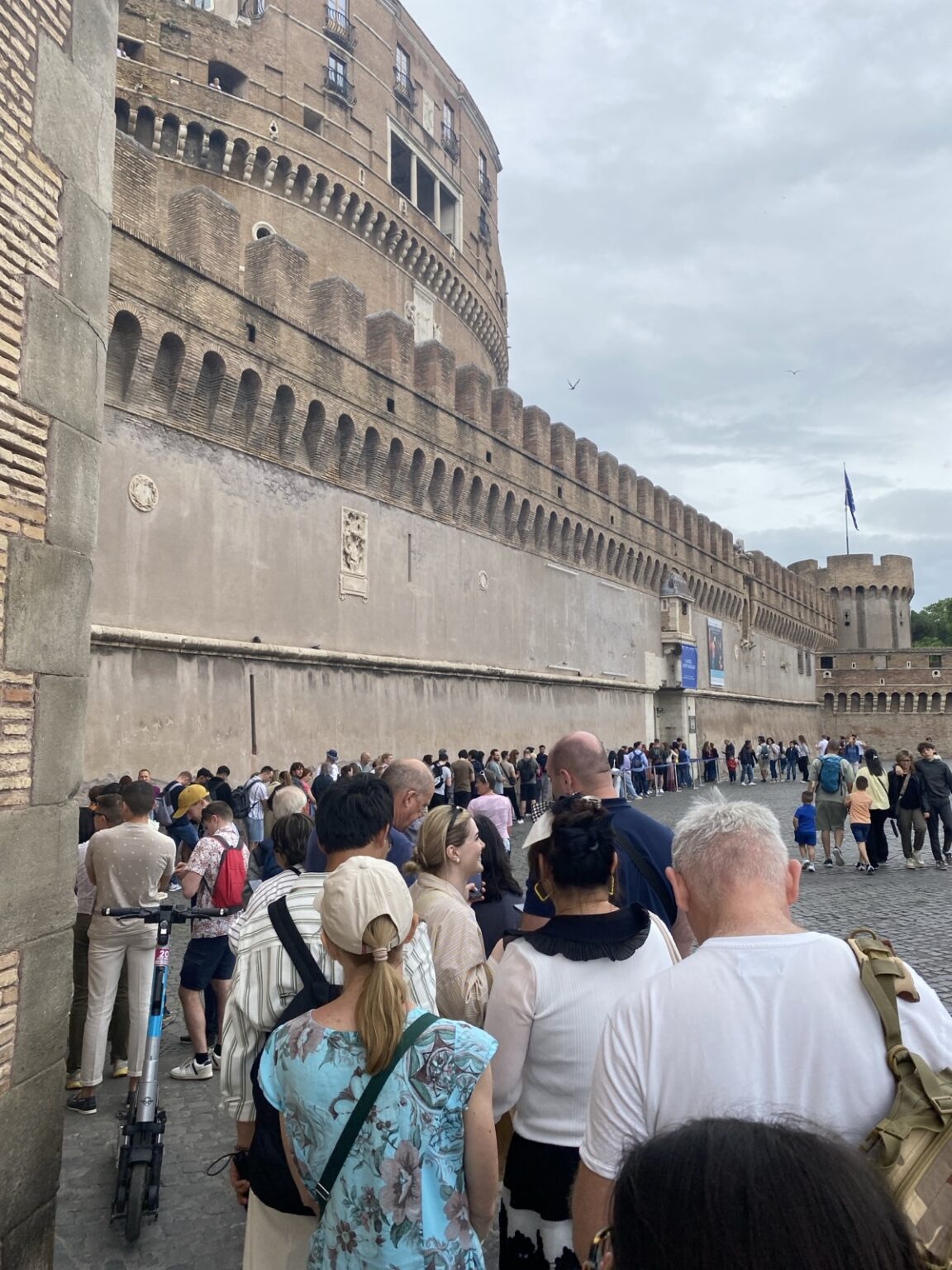 Warteschlange Castel Sant'Angelo Engelsburg auf Rom