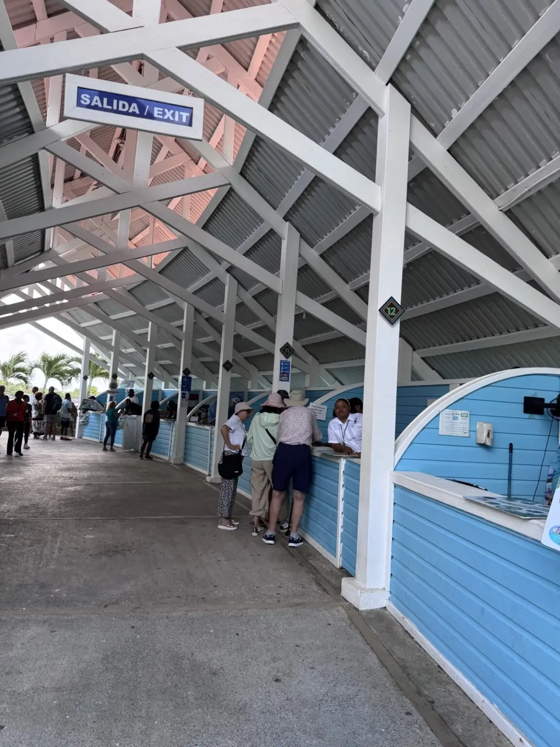 Ausflugsschalter Hafen Roatan