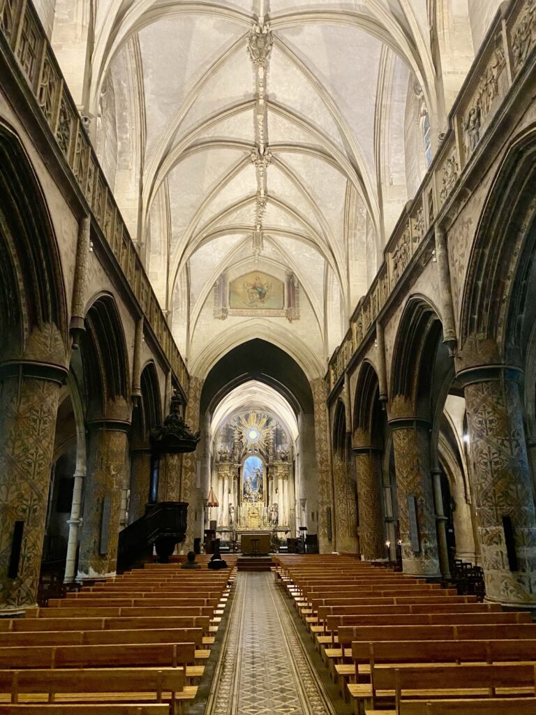 Basilika Sainte-Trinité von innen