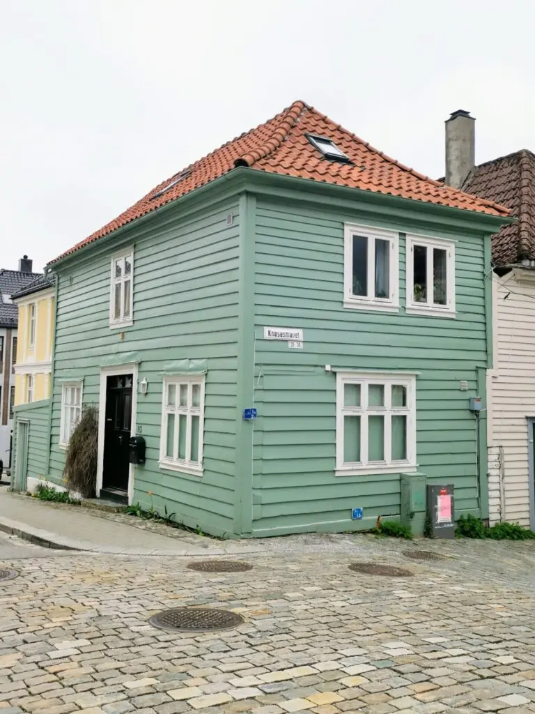 Bunte Holzhäuser in Bergen 