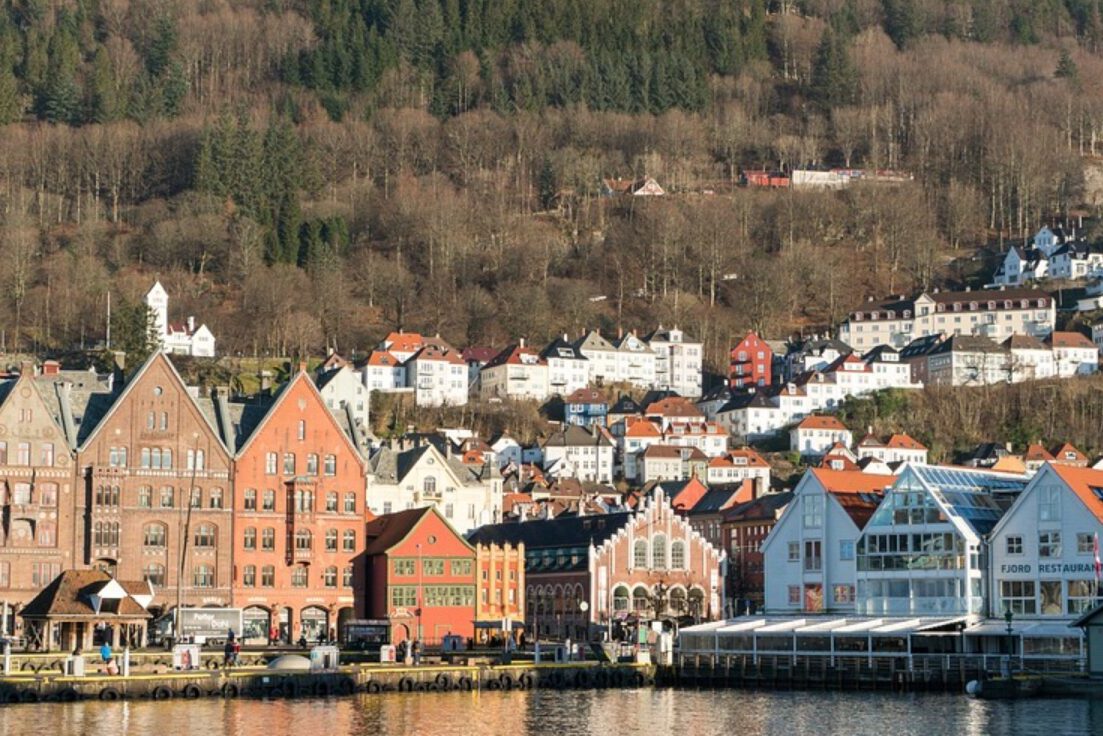 Blick auf Bryggen und Museum in Bergen