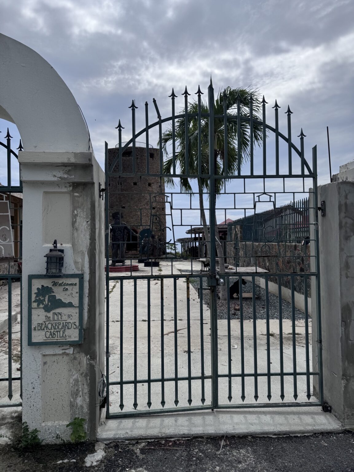 Eingang Blackbeard’s Castle in Saint Thomas