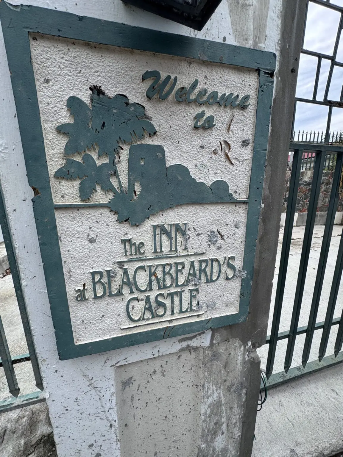 Schild Blackbeard’s Castle in Saint Thomas
