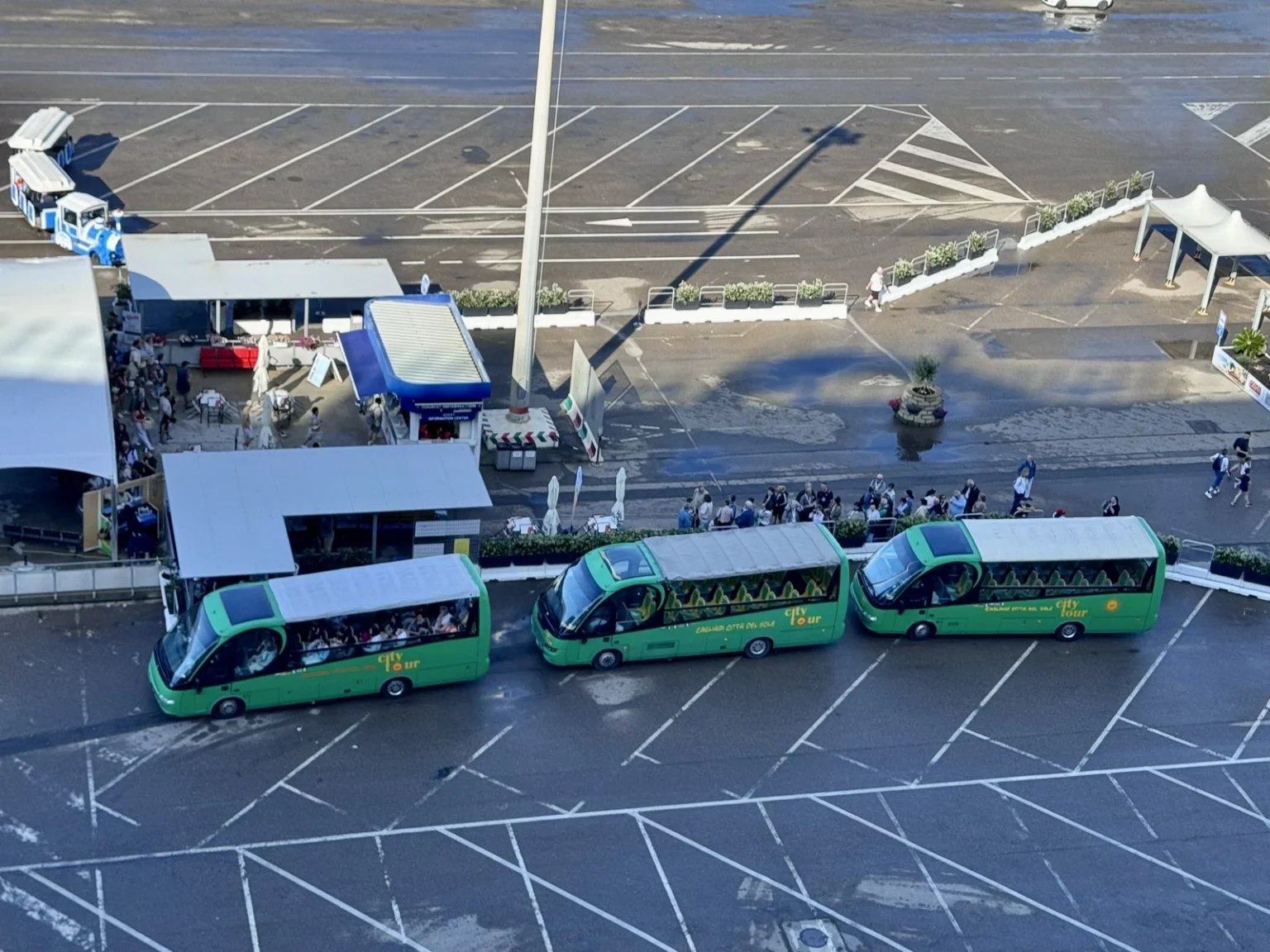 Sightseeing-Bus am Hafen Cagliari