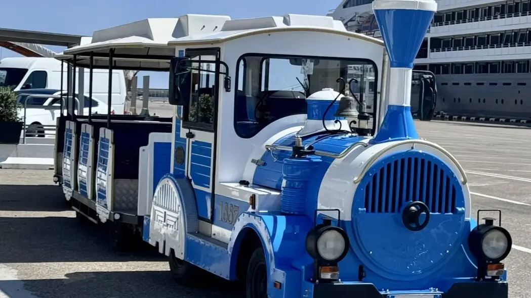 Bimmelbahn am Hafen Cagliari