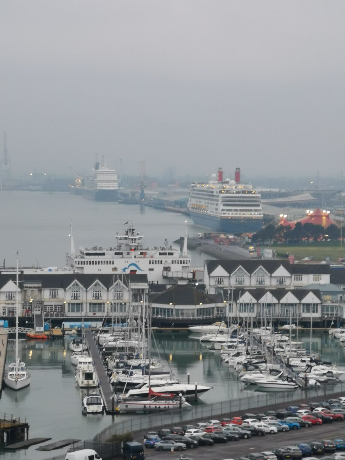 Blick auf den Hafen von Southampton