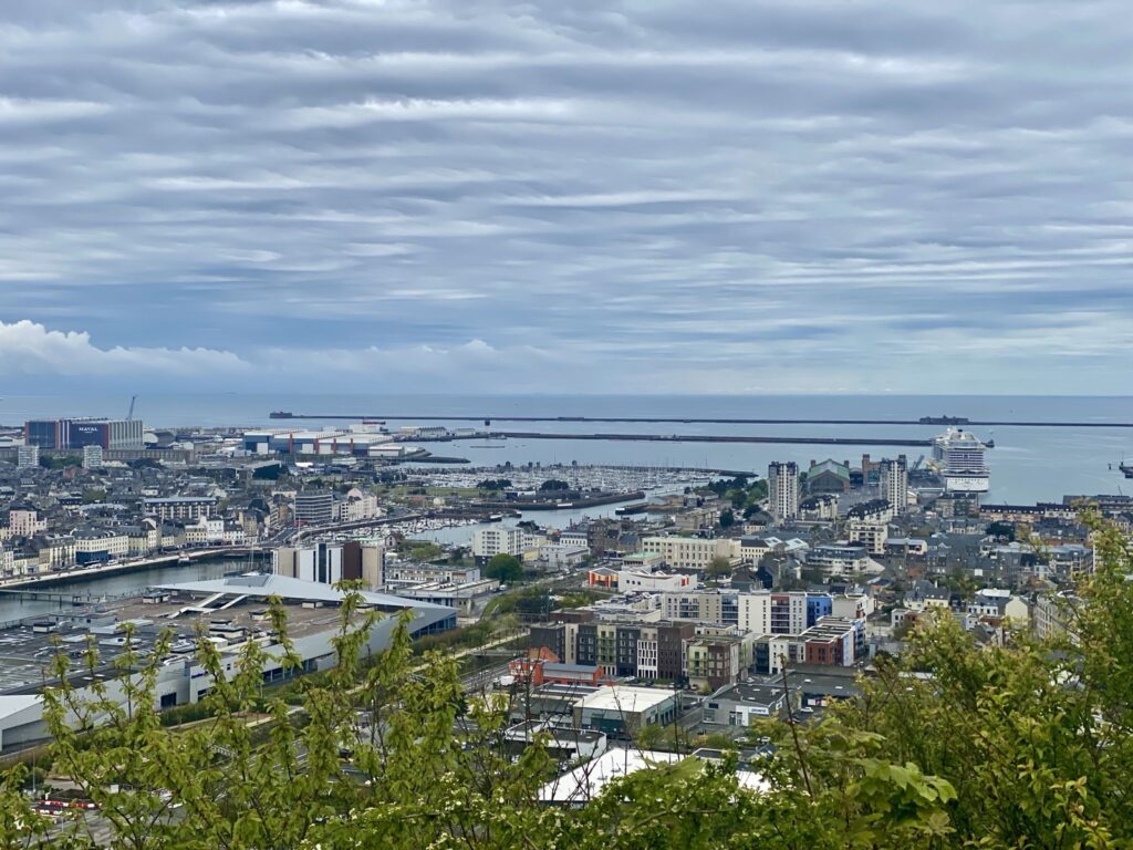 Blick auf die Stadt Cherbourg