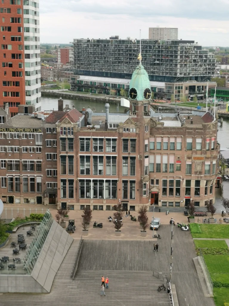 Blick auf das Hotel New York in Rotterdam