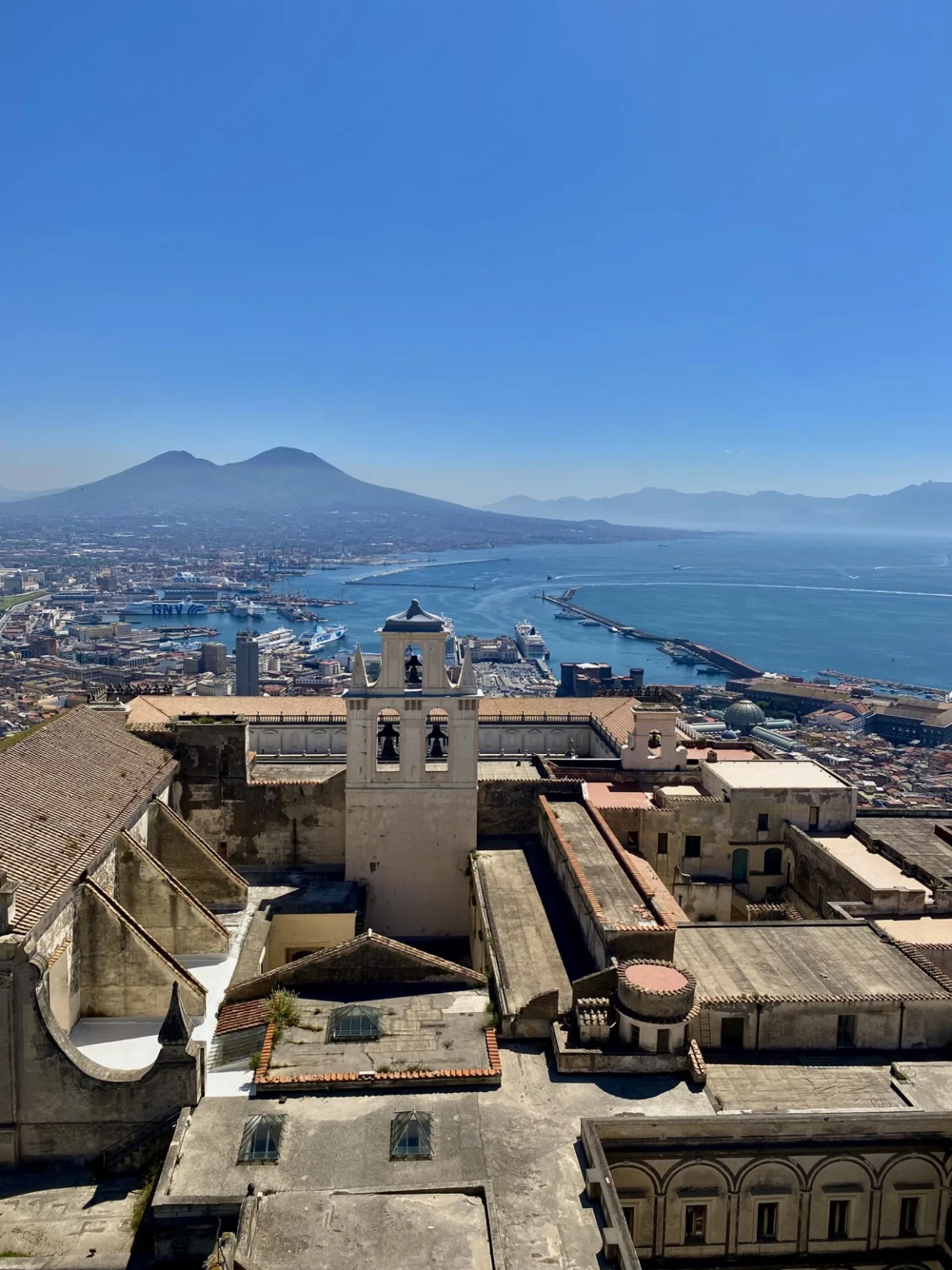 Blick auf Nationalmuseum von San Martino in Neapel