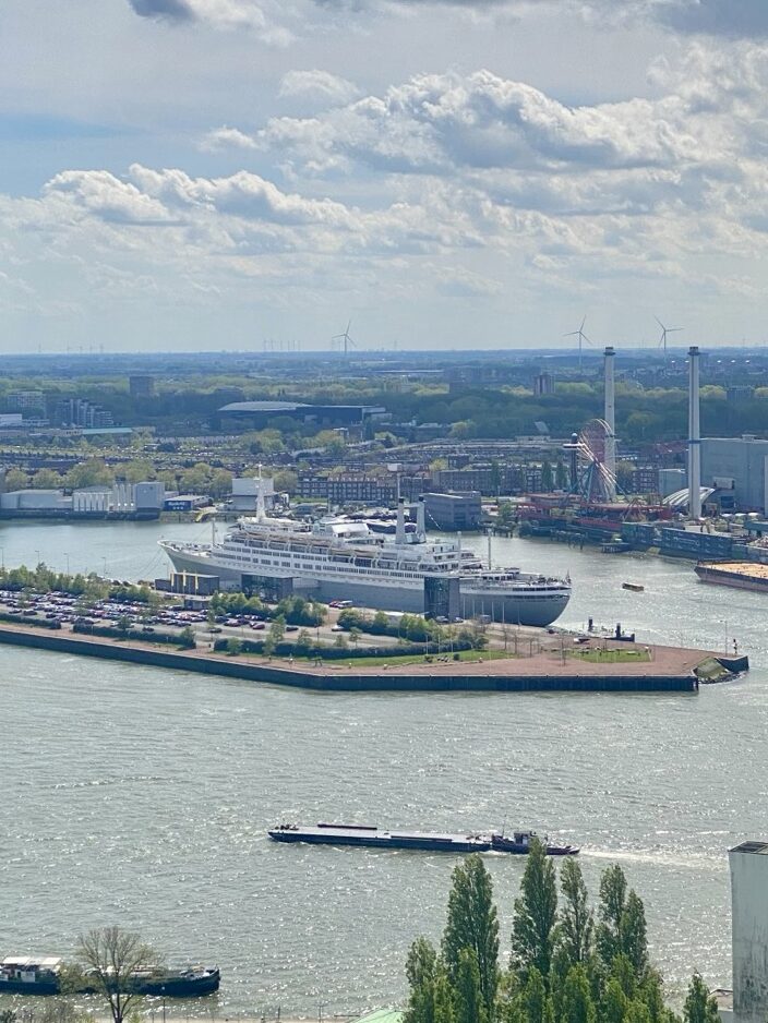 Blick auf das Bot SS Rotterdam