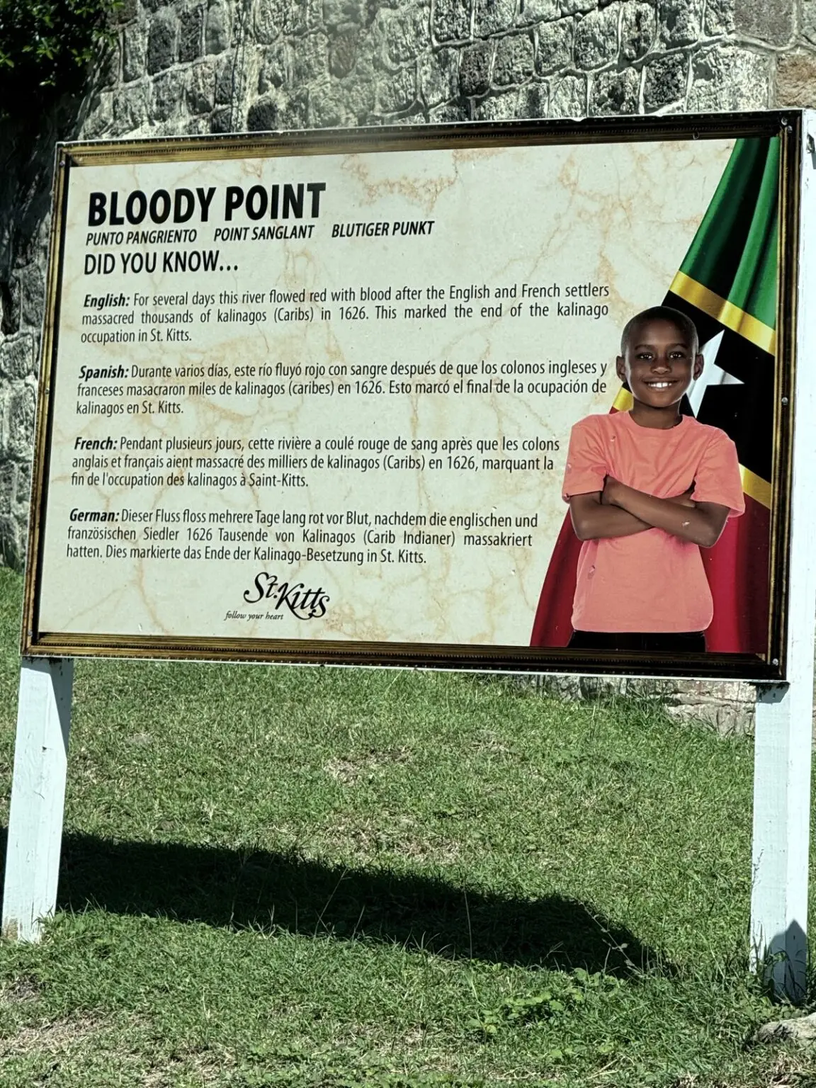 Bloody Point Informationstafel St. Kitts mit historischen Fakten