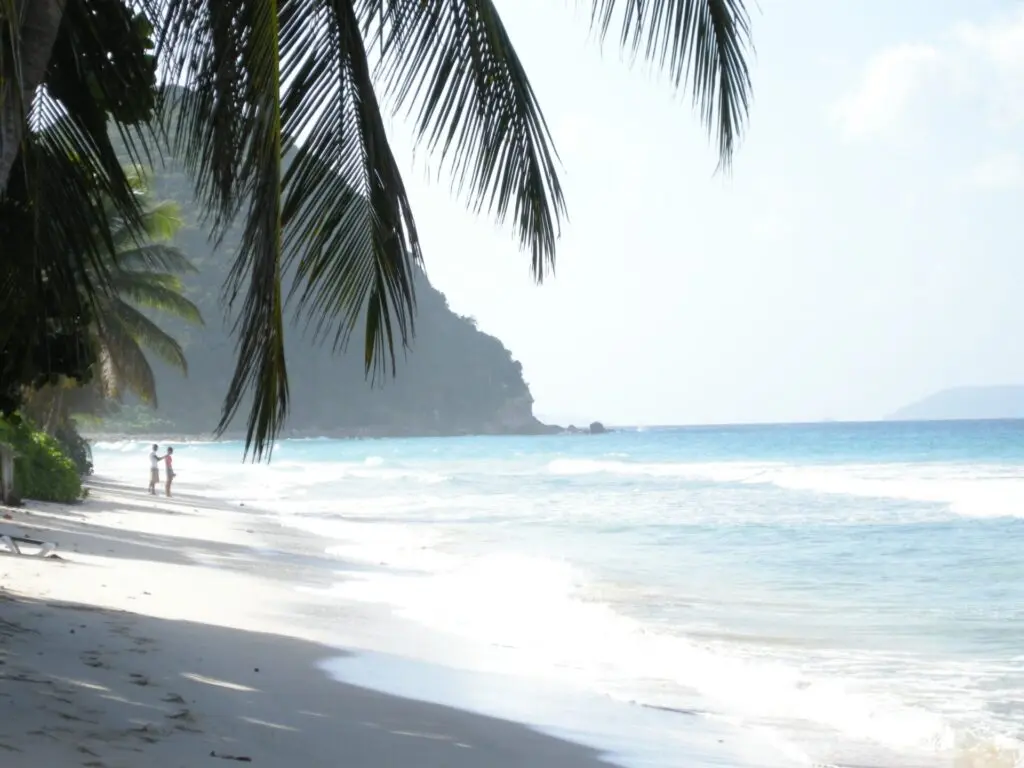Karibischer Strand und Meer in Road Town Tortola