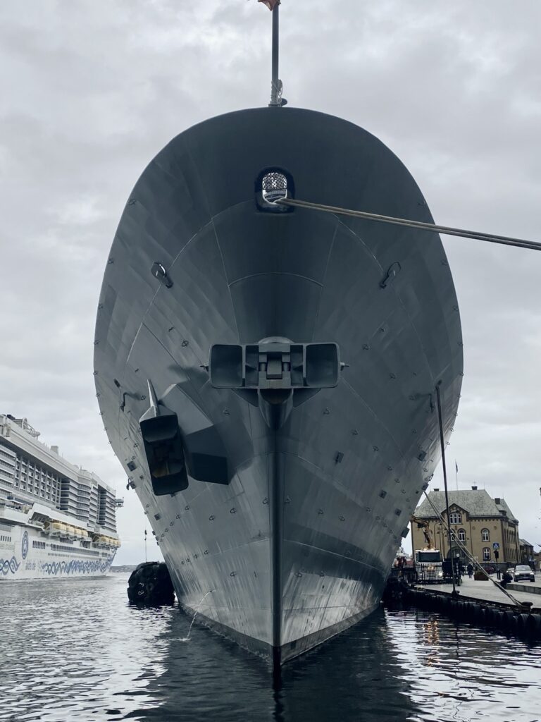 Militärschiff in Stavanger