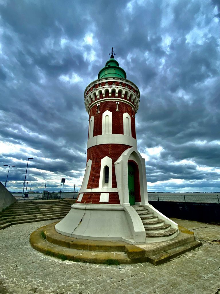 Pingelturm an der Promenade Bremerhaven
