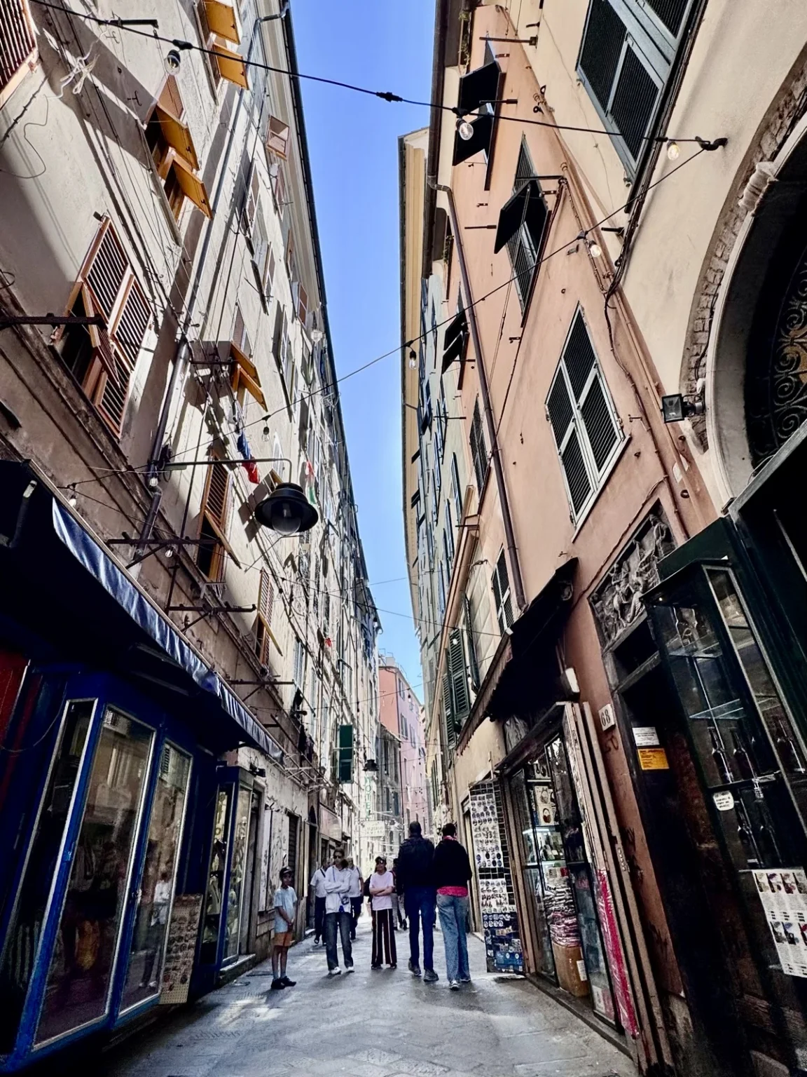 Gasse im Zentrum von Genua