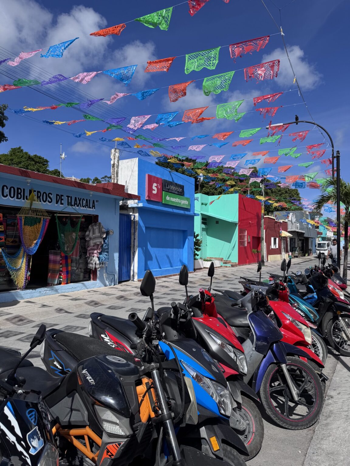 Bunte Einkaufsstrasse in San Miguel