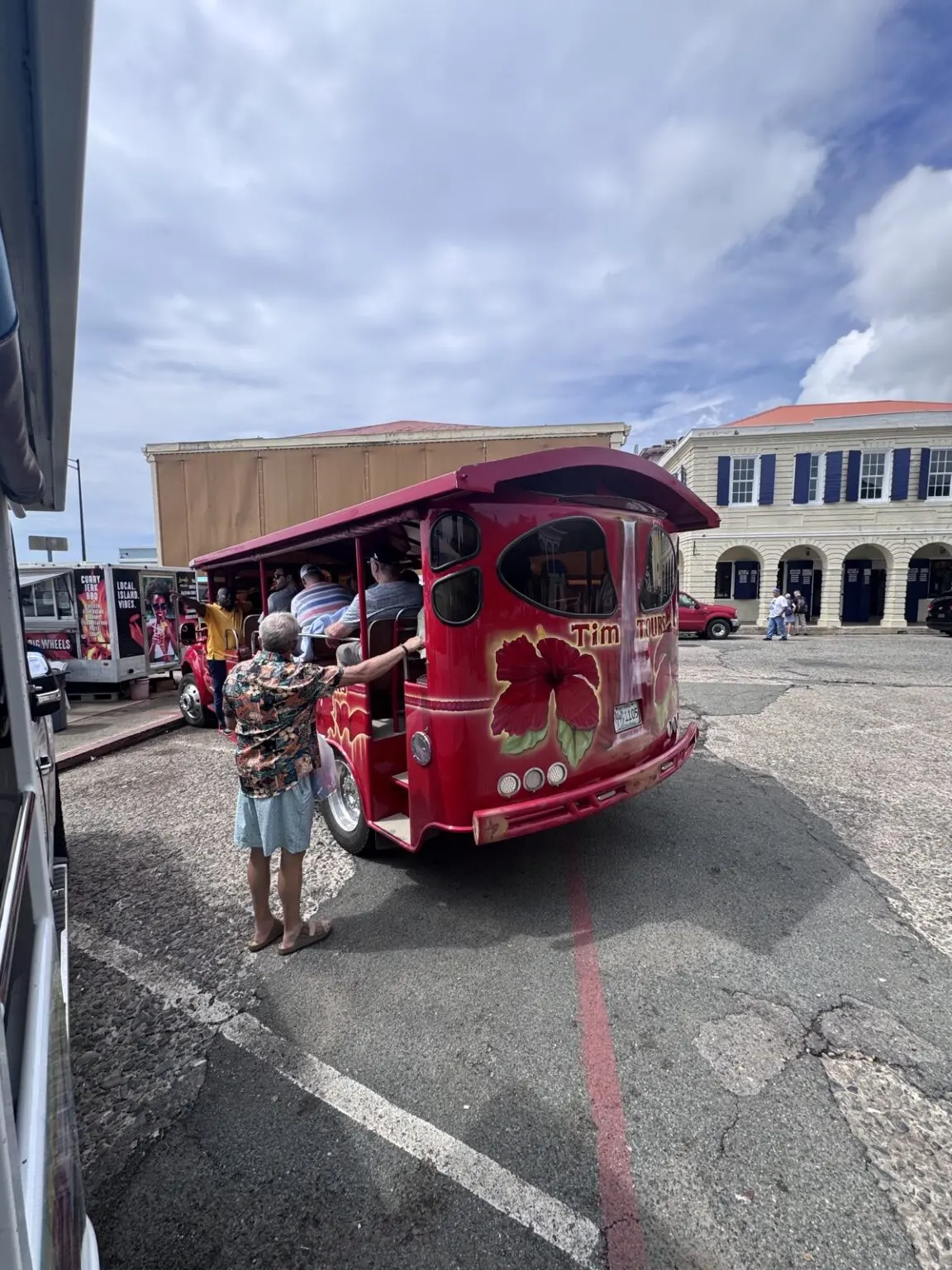 Ausflugsbus in St. Thomas
