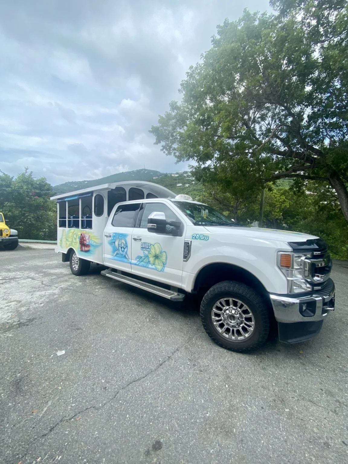 Ausflugsbus in St. Thomas
