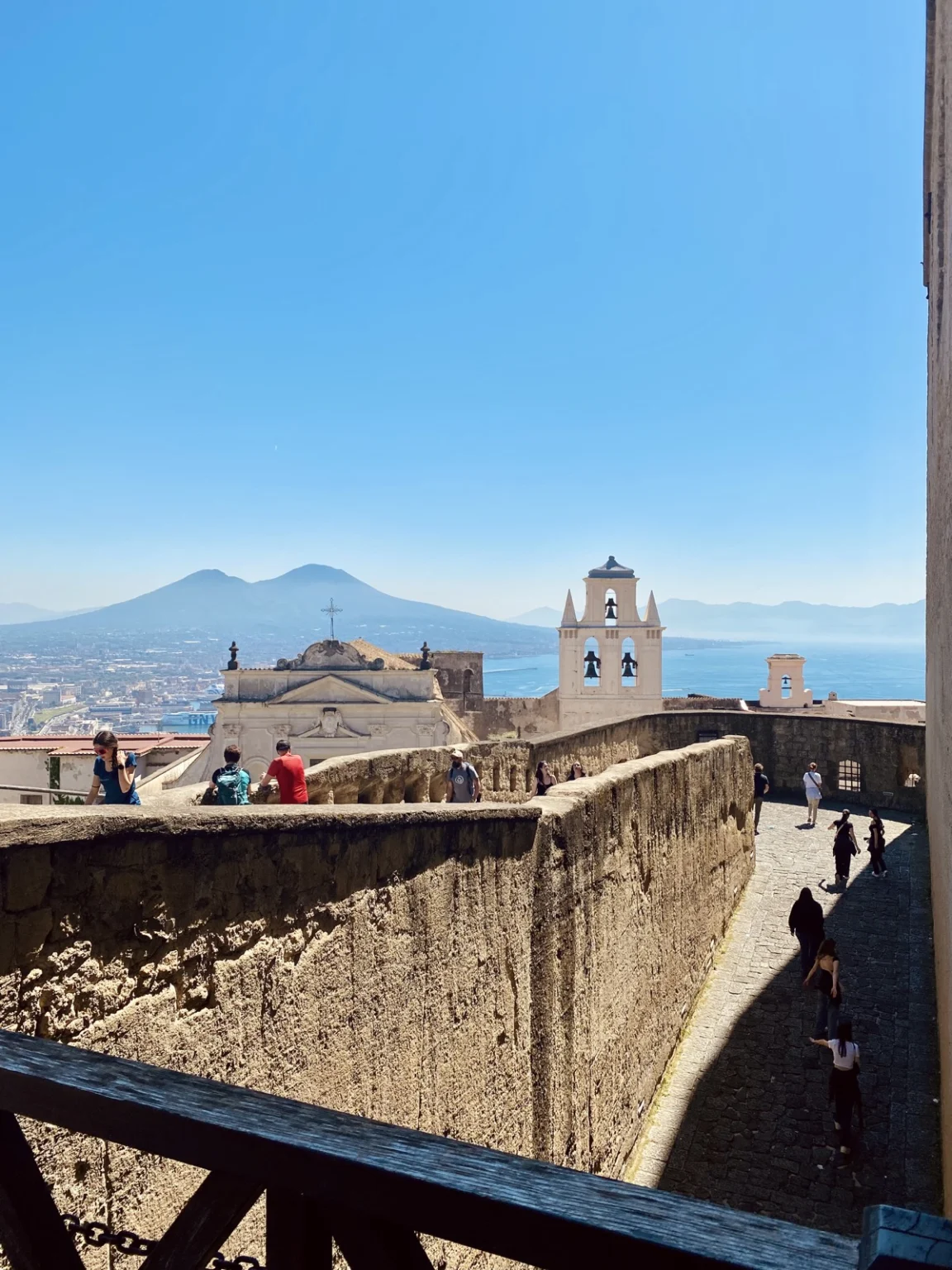 Blick auf Nationalmuseum von San Martino in Neapel