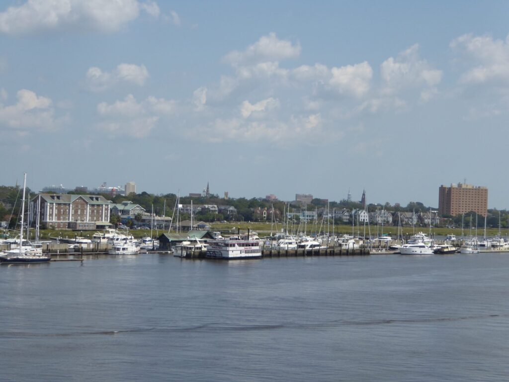 Charleston Hafen it Villen und Booten