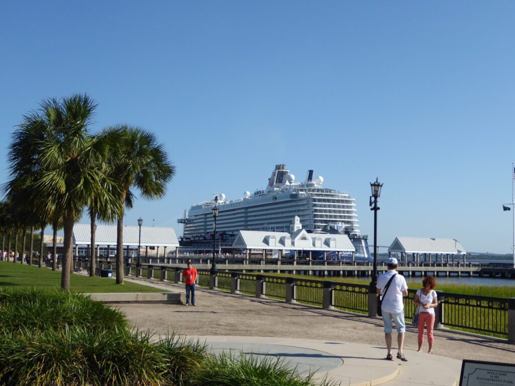 Mein Schiff am Hafen von Charleston