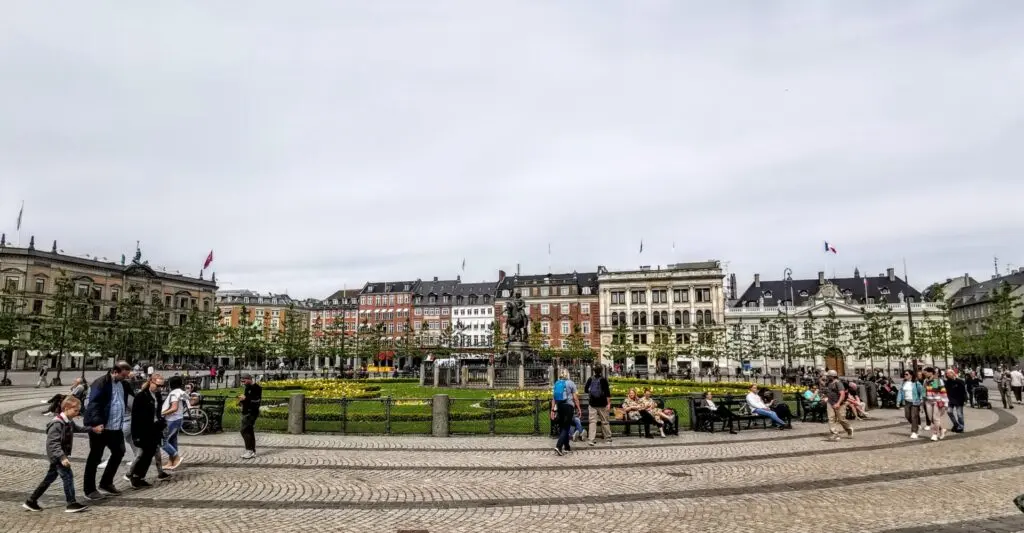 Kongens Nytorv mit Reiter-Statue in Kopenhagen