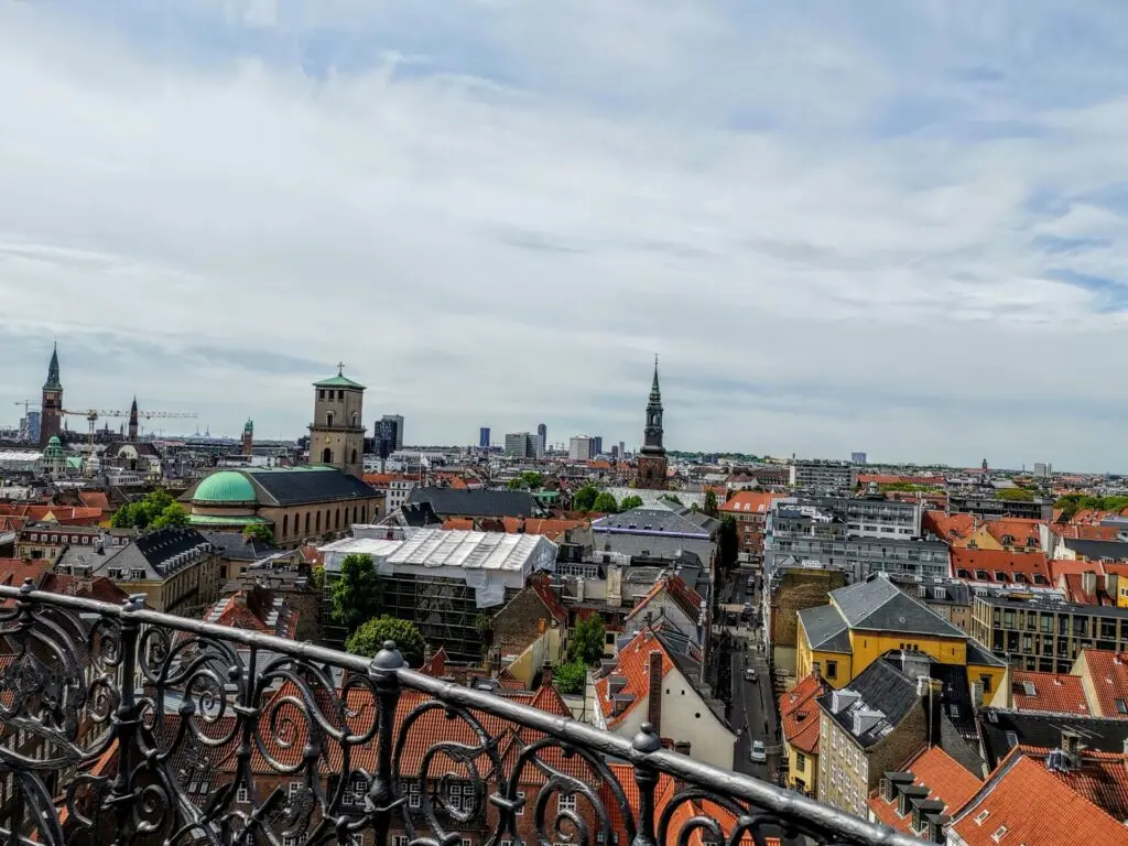 Aussichtsplattform im Rundetårn mit Blick auf Kopenhagen