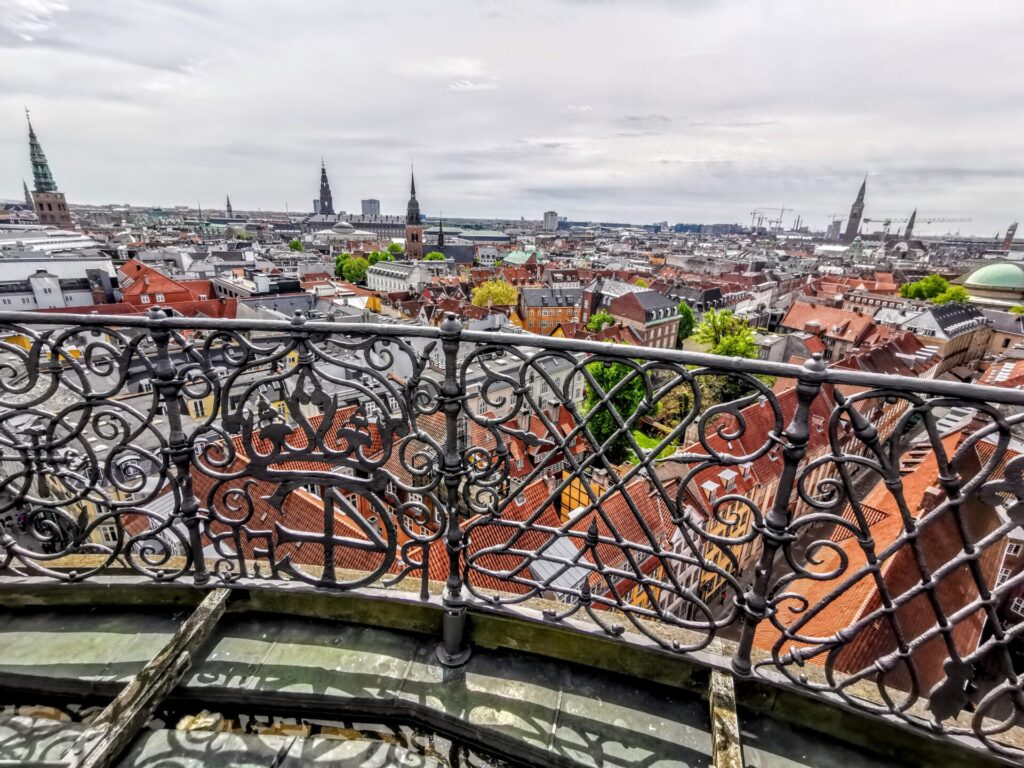 Aussichtsplattform im Rundetårn mit Blick auf Kopenhagen