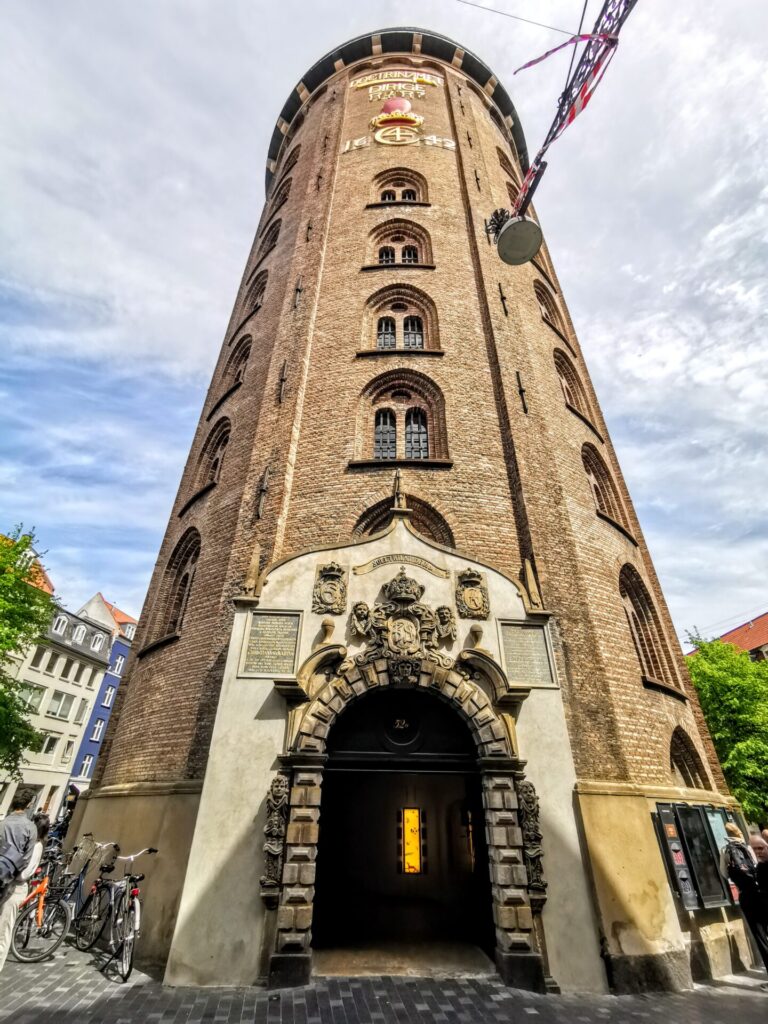 Turm Rundetårn von außen in Kopenhagen