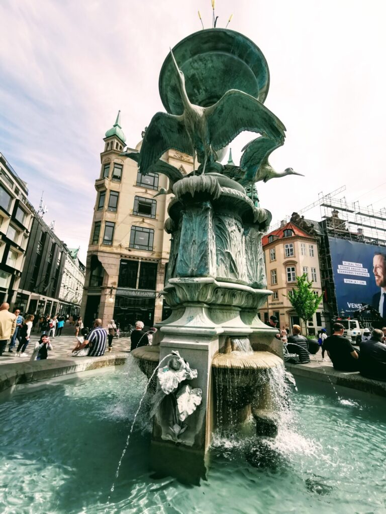 Storchenbrunnen in der Storget in Kopenhagen