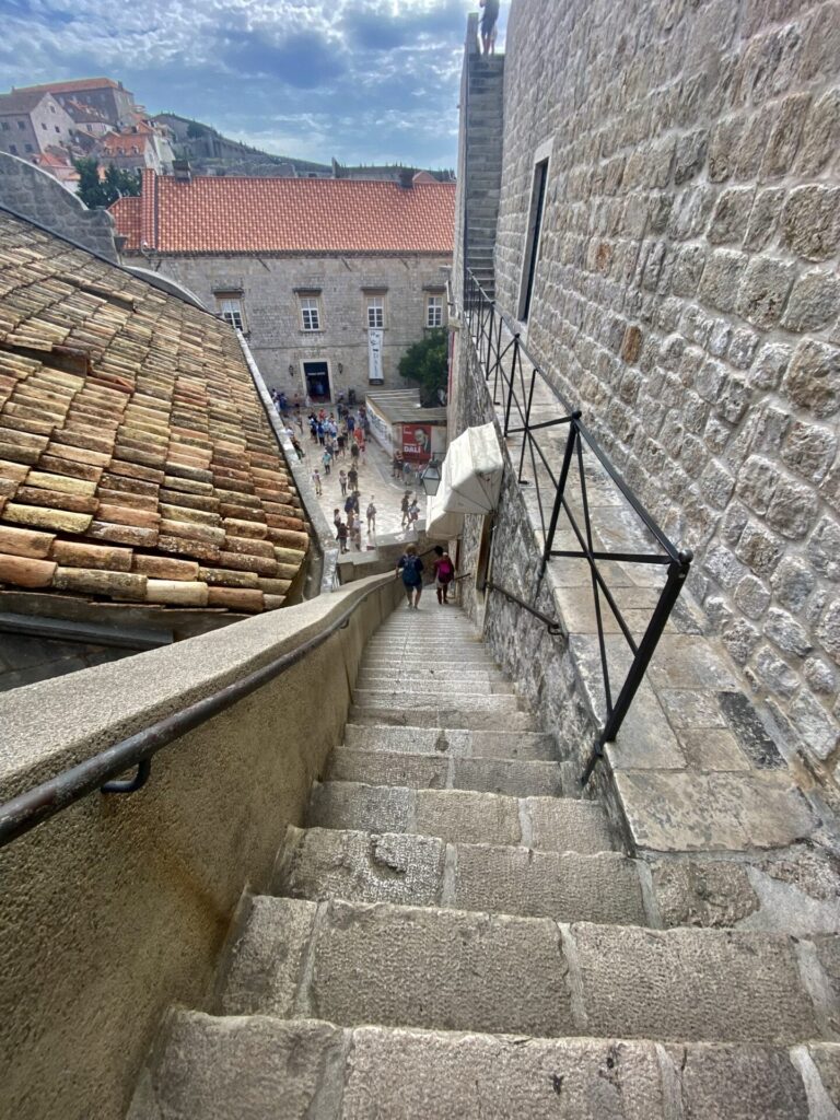 Treppe auf die Stadtmauer von Dubrovnik