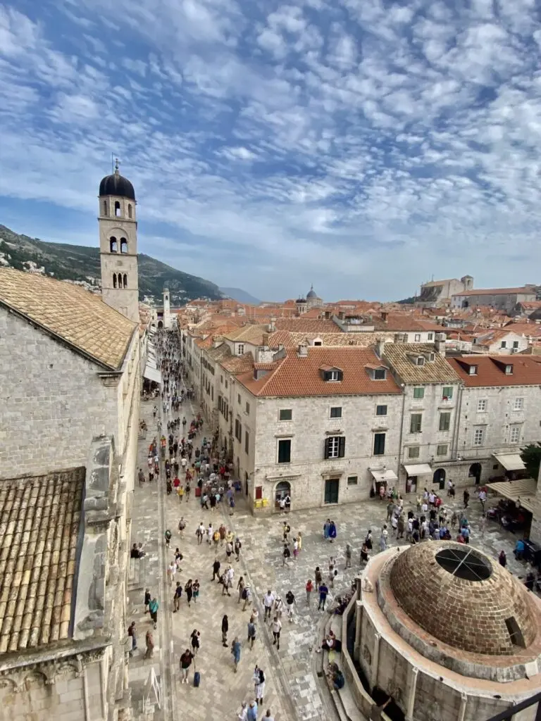 Blick auf die Hauptstraße von Dubrovnik