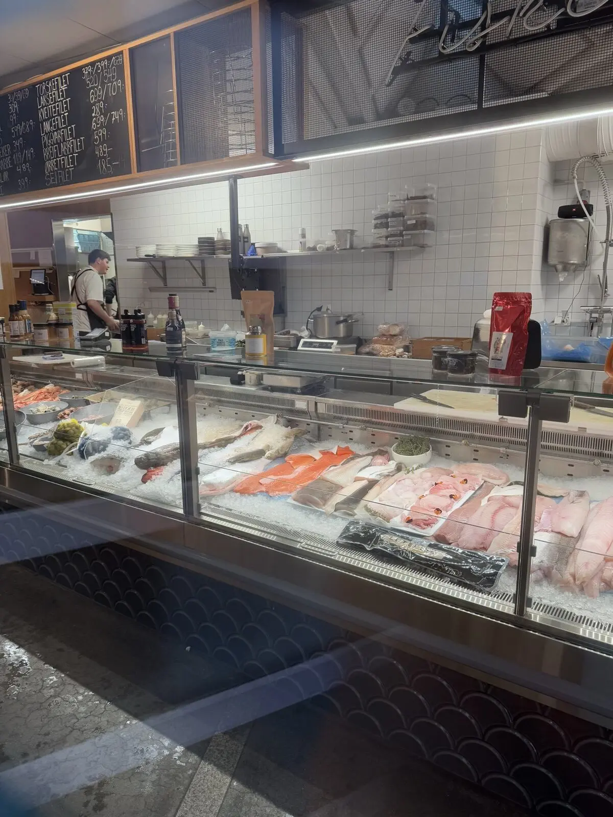 Fischmarkt - Fisketorget von innen