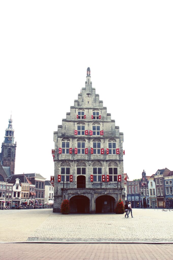 Rathaus in Gouda Belgien von außen