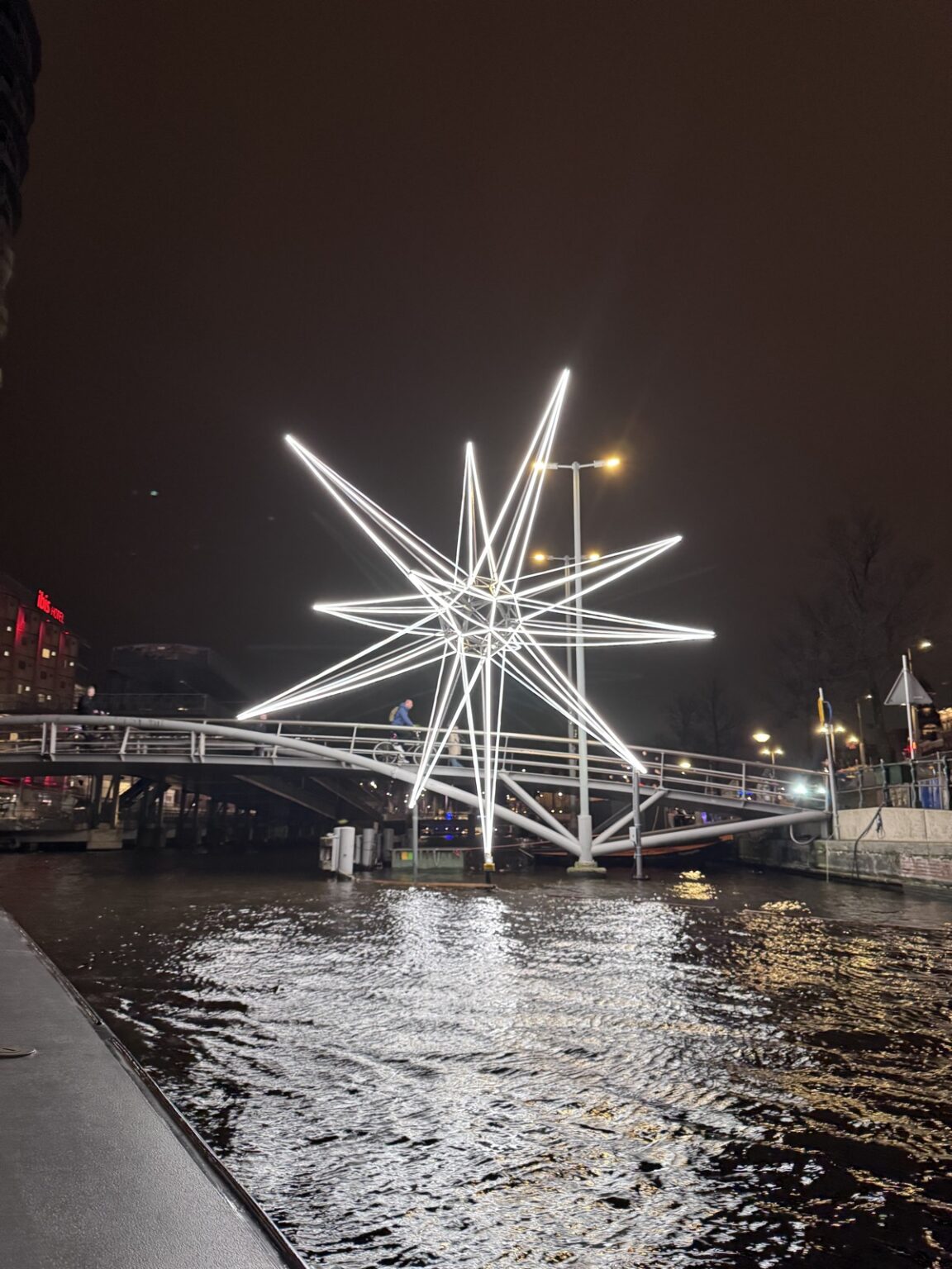 Grachtenfahrt im Lichterzauber in Amsterdam