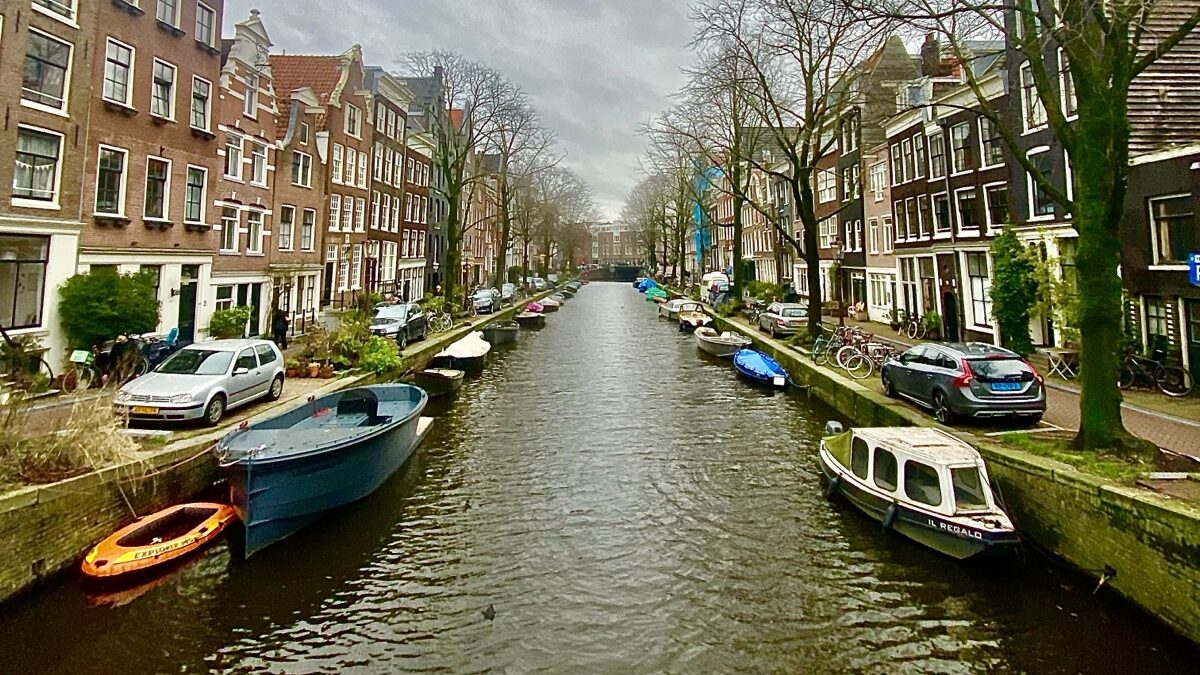 Blick in Grachten in Amsterdam