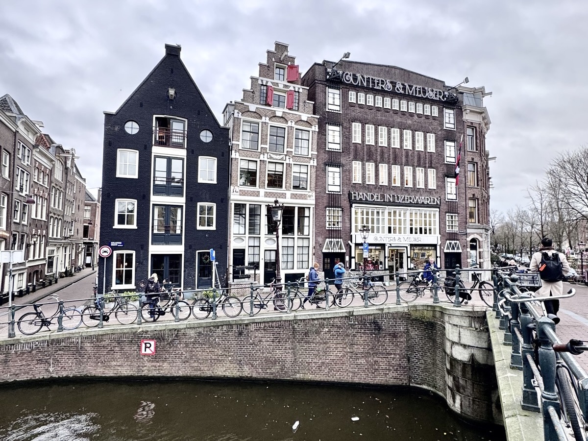 Historische Gebäude im Zentrum von Amsterdam