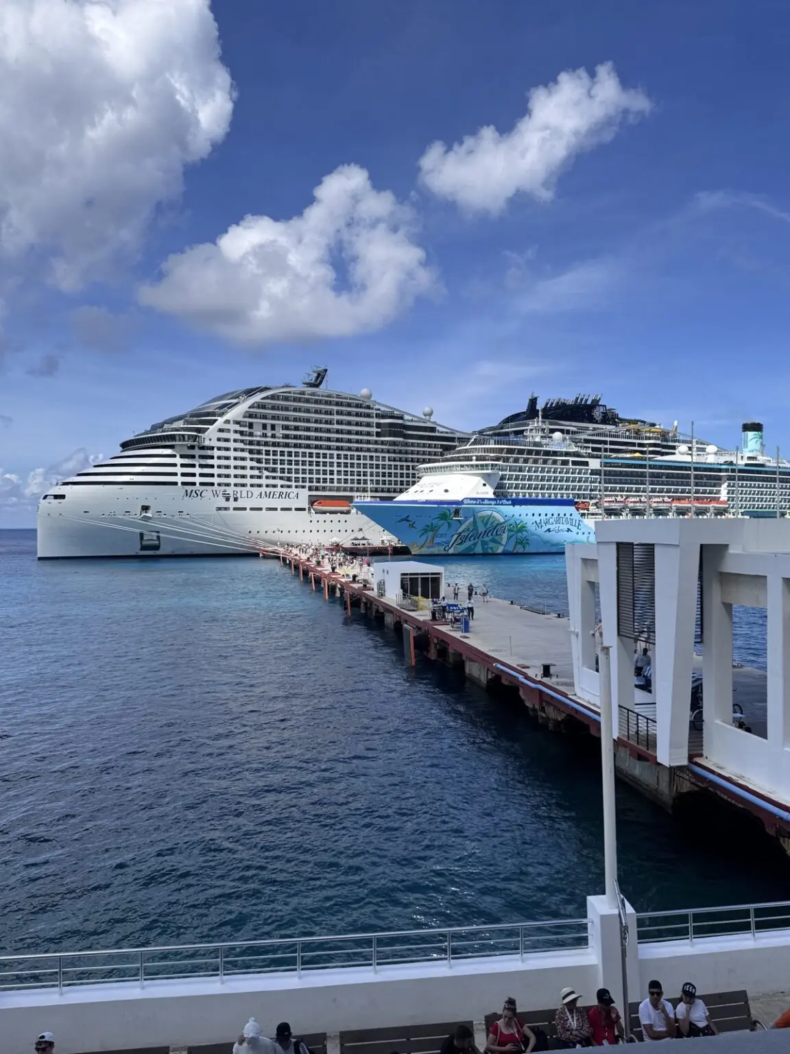 Kreuzfahrtschiff am Hafen Punta Langosta Cozumel