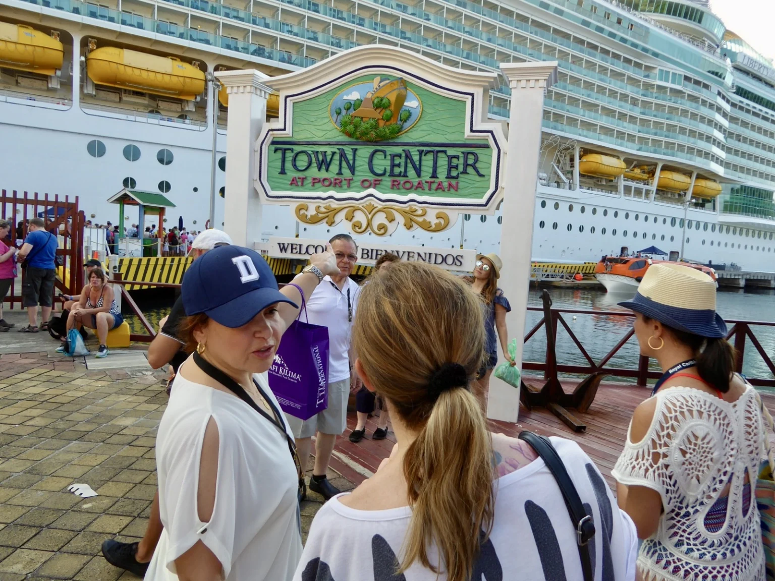 Tenderhafen Roatan Honduras