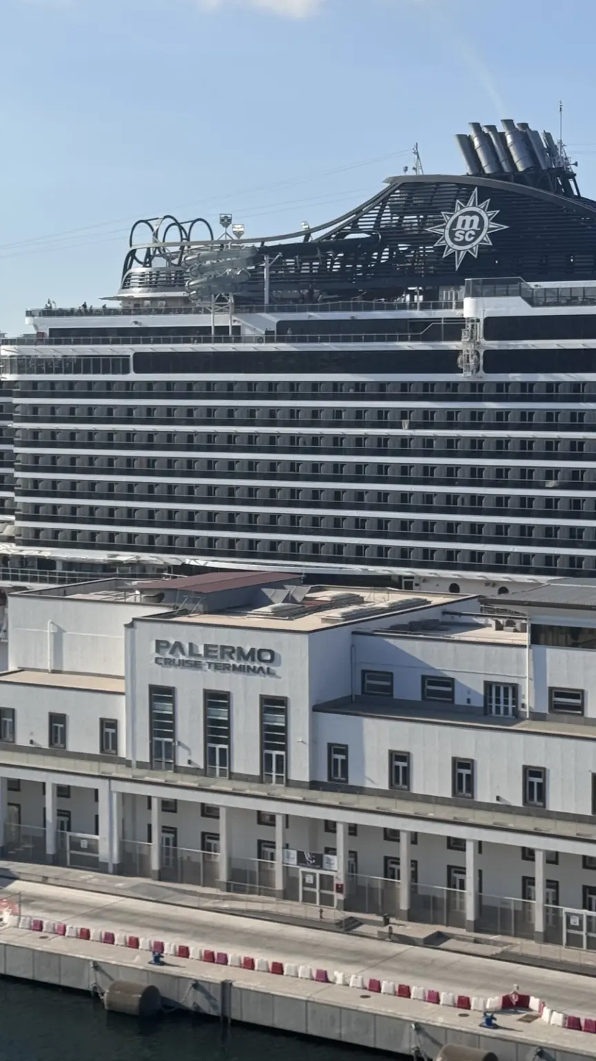 Hafenterminal Palermo mit MSC