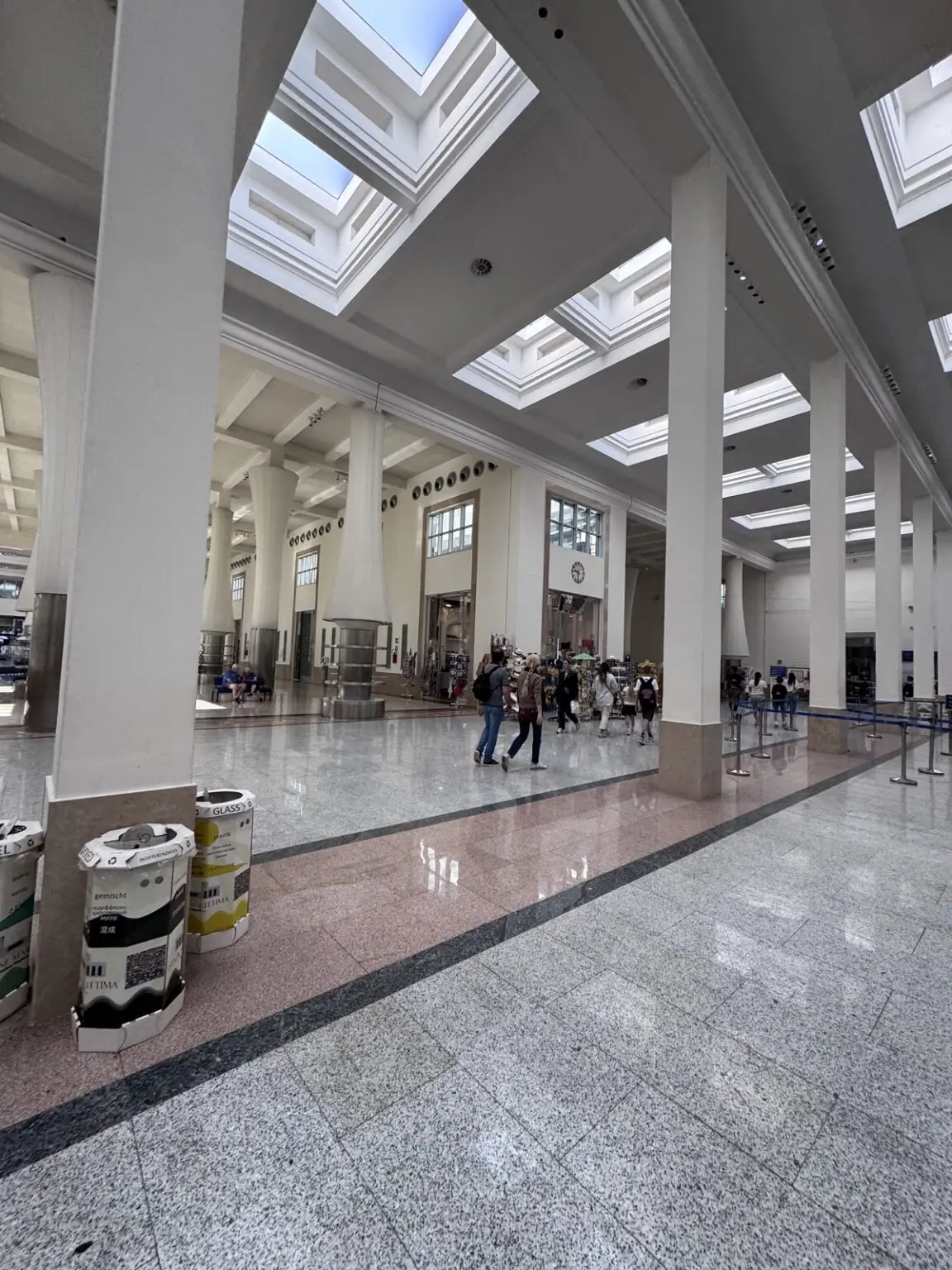 Hafenterminal in Neapel