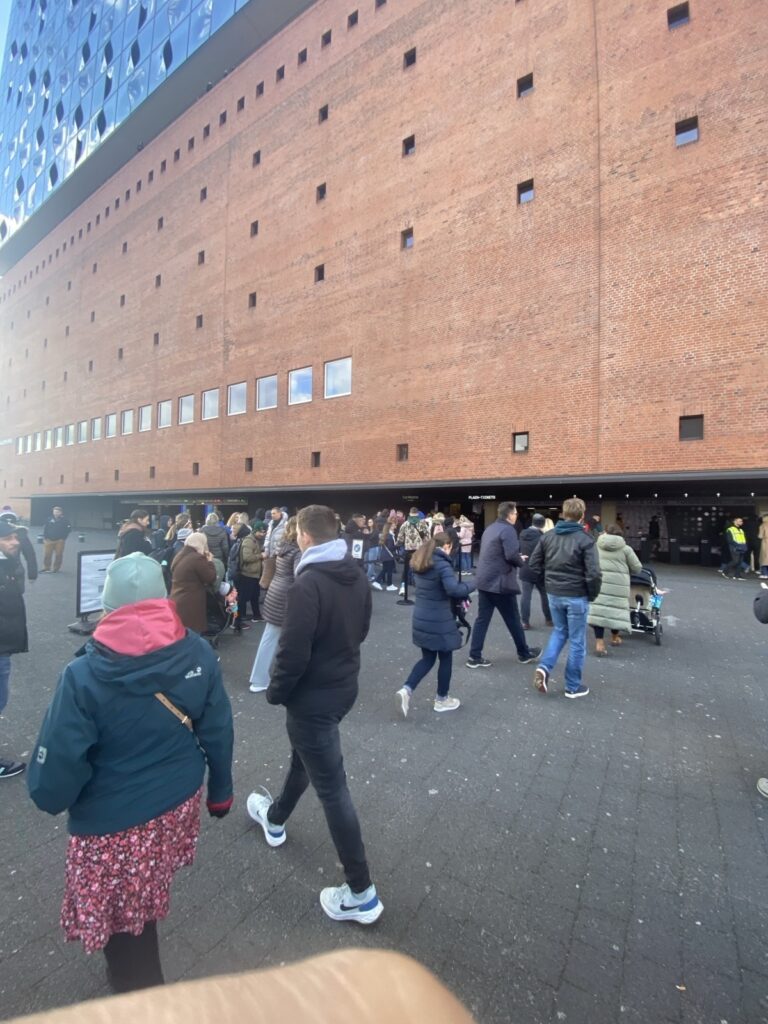Eingang Elbphilharmonie Hamburg
