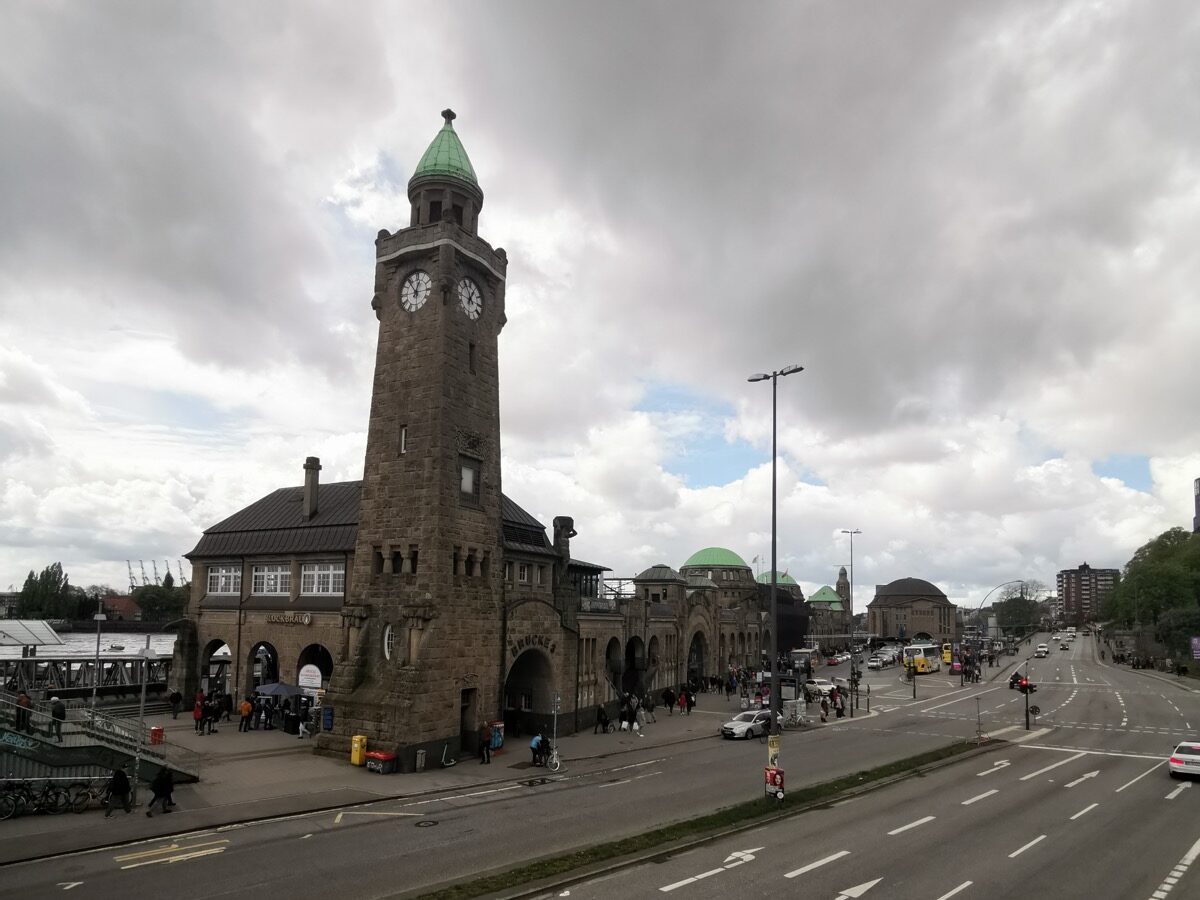 Hafen City Landungsbrücken Hamburg