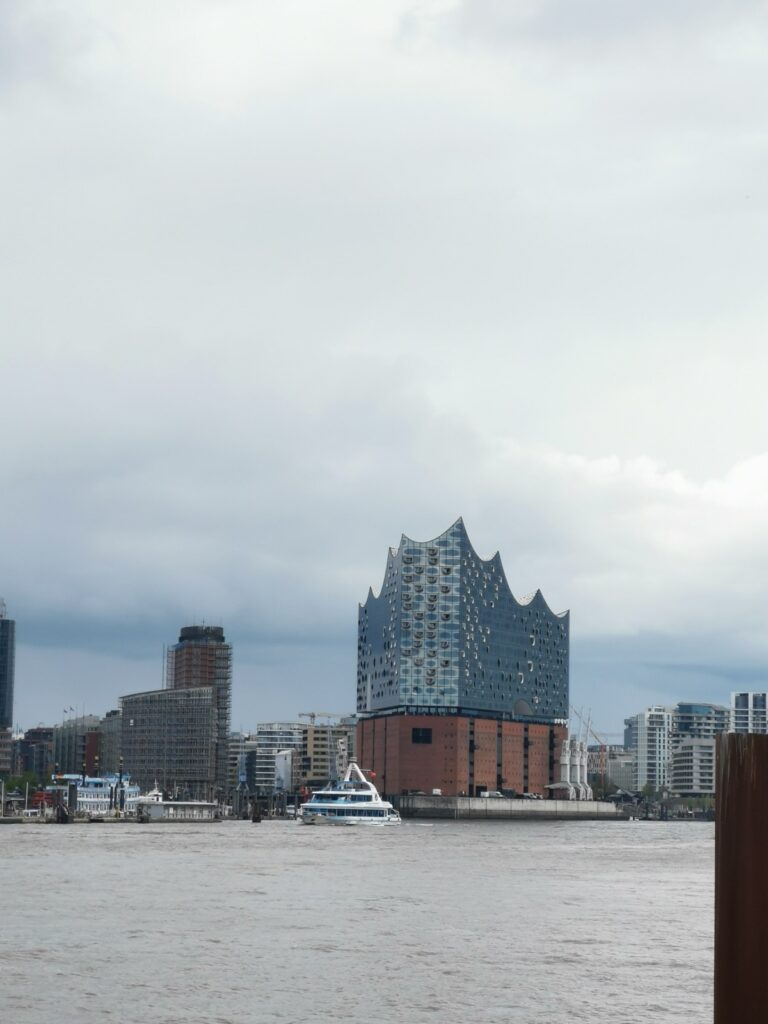 Aussichtspunkt Steinwerder auf Elbphilharmonie Hamburg