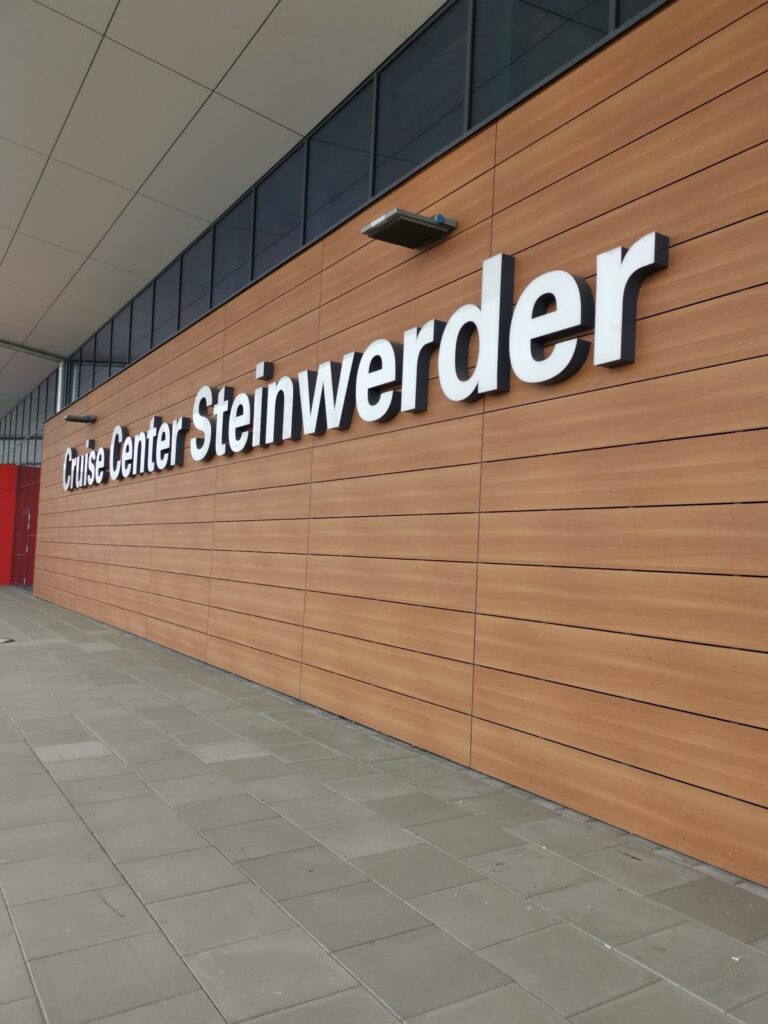 Hafenterminal Steinwerder in Hamburg